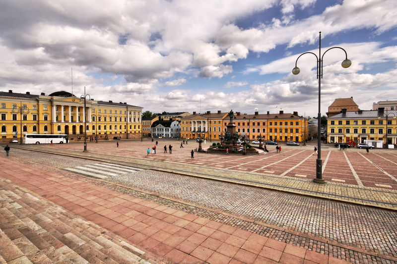 File:Helsinki-senatesquare.jpg